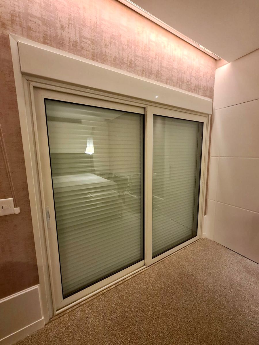 Imagem decorativa de ambiente para Insufilm e Adesivos.